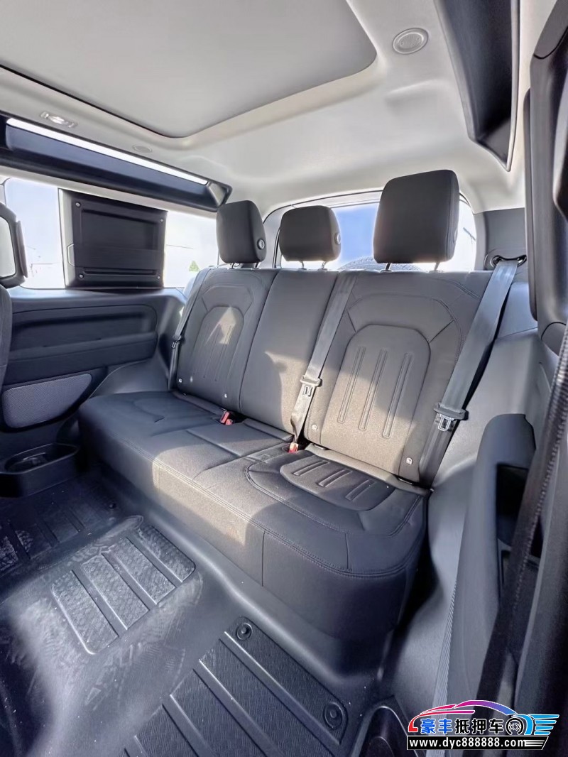 23年路虎卫士轿车抵押车出售