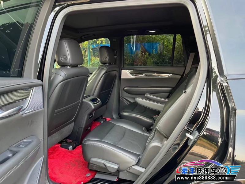 21年凯迪拉克xt6轿车抵押车出售