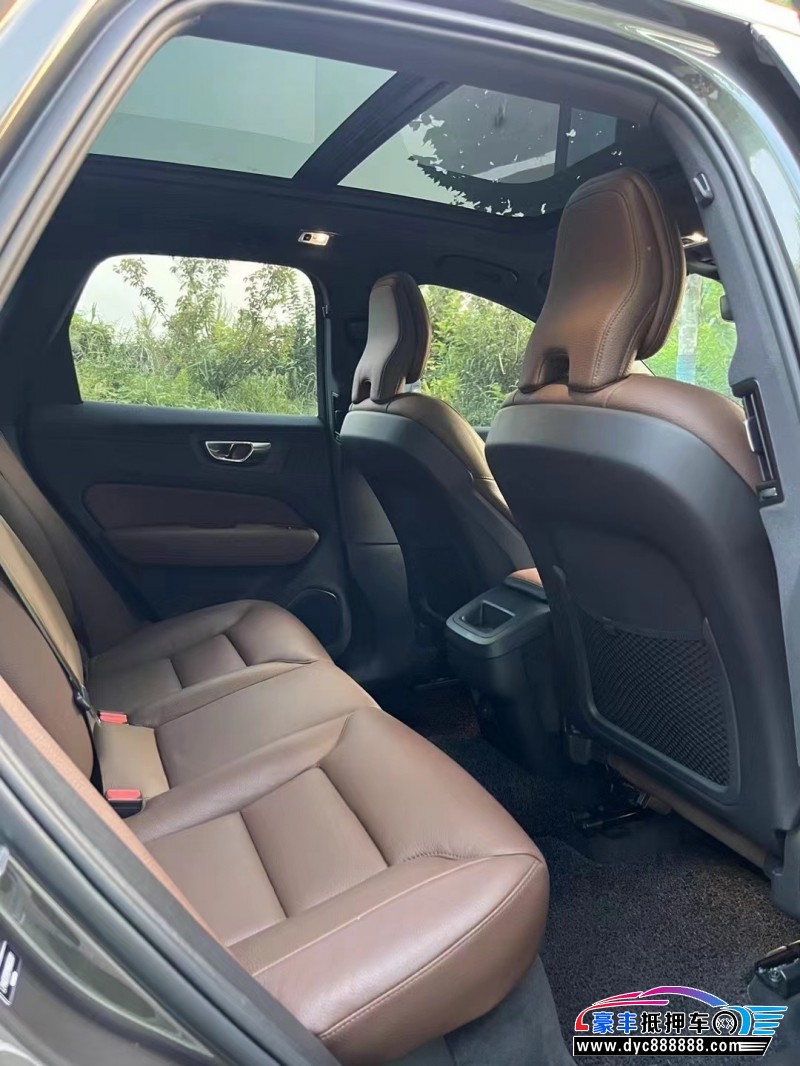 21年沃尔沃XC60轿车抵押车出售