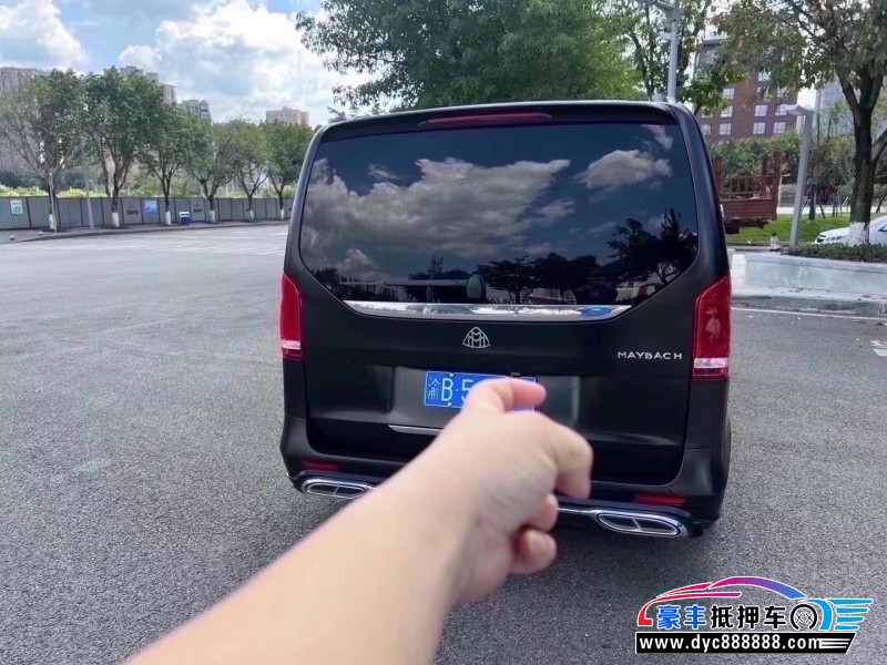 19年奔驰V轿车抵押车出售