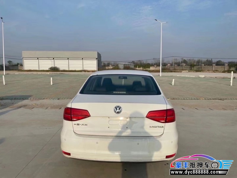 16年大众速腾轿车抵押车出售