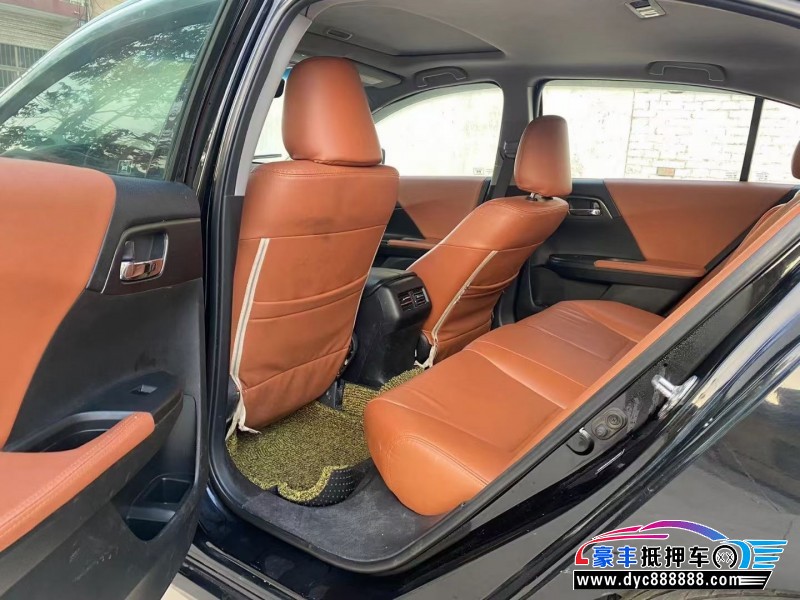 16年本田雅阁轿车抵押车出售