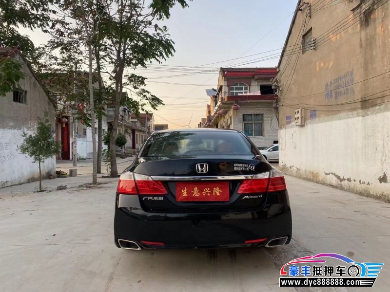 16年本田雅阁轿车抵押车出售