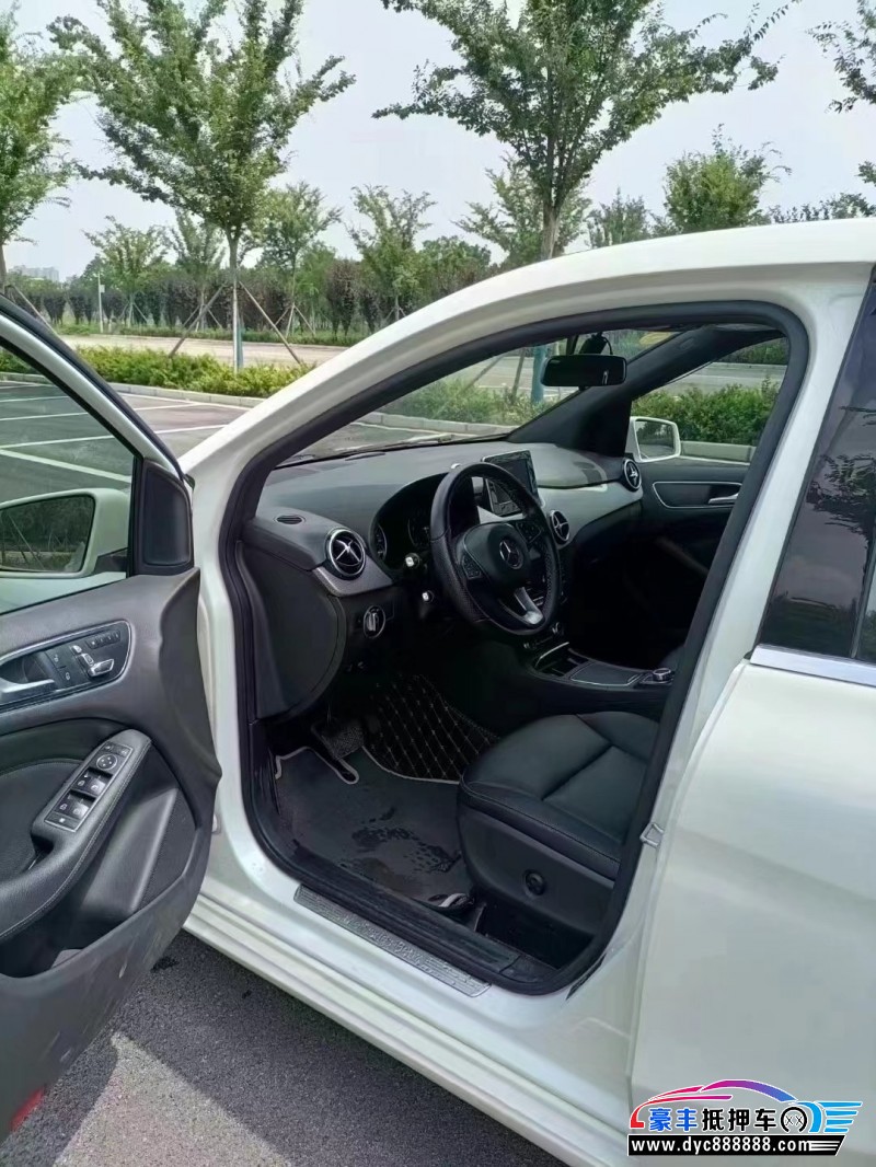 15年奔驰B级轿车抵押车出售