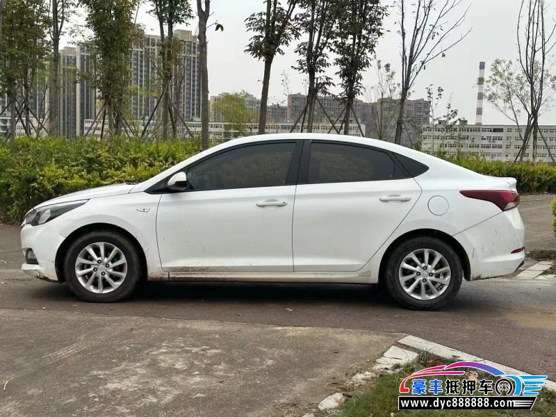 16年现代悦纳轿车抵押车出售