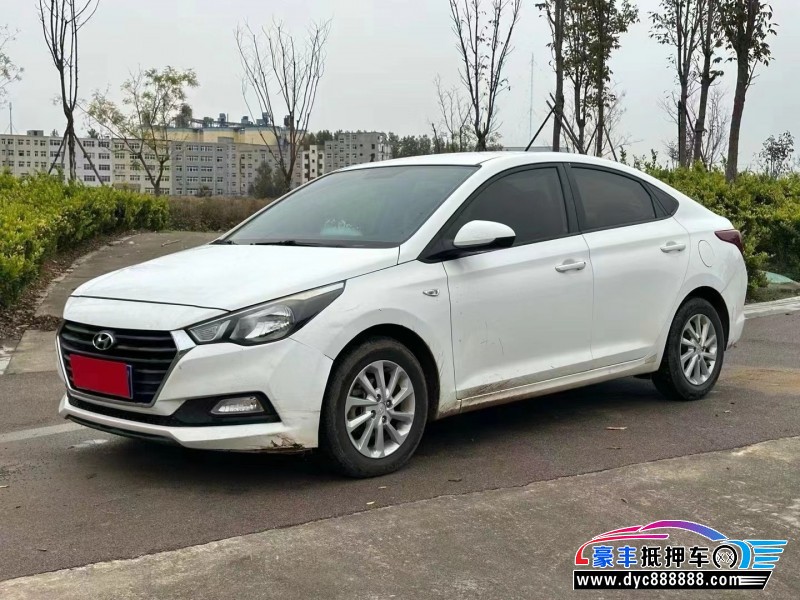 16年现代悦纳轿车抵押车出售