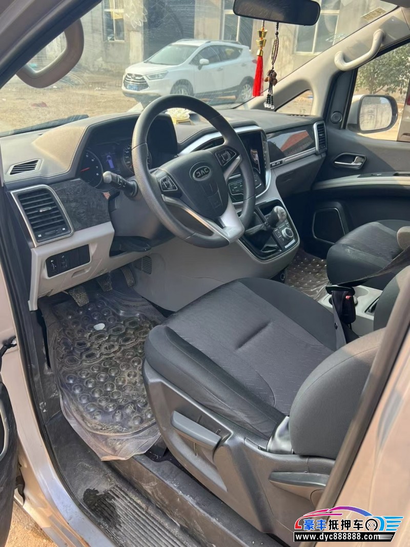 17年江淮瑞风M4轿车抵押车出售