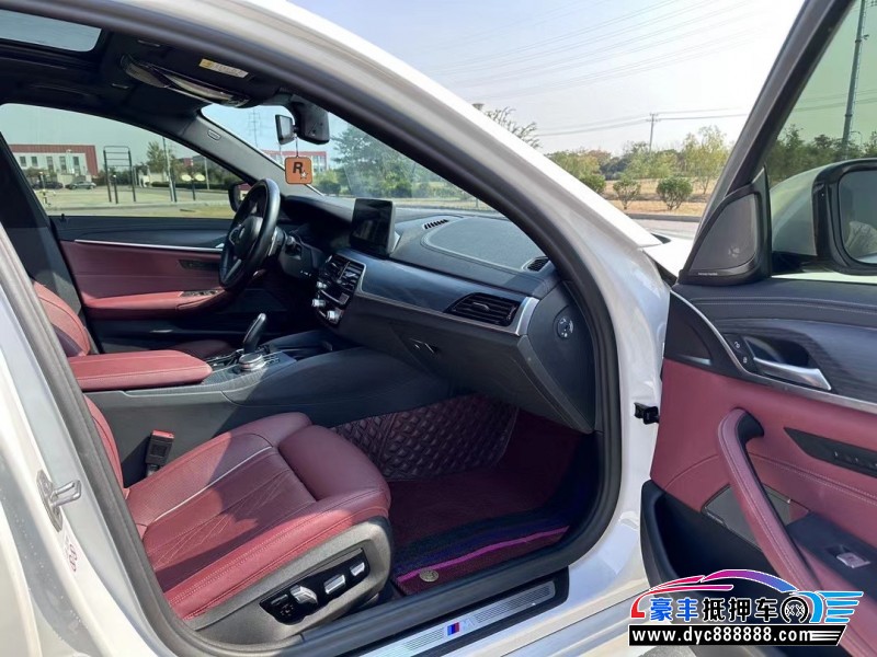 21年宝马5系轿车抵押车出售