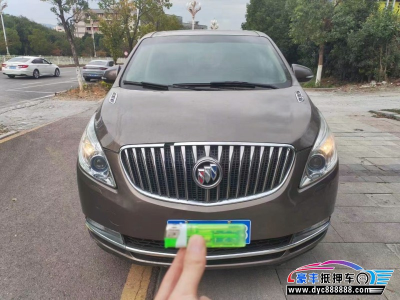 15年别克GL8轿车抵押车出售