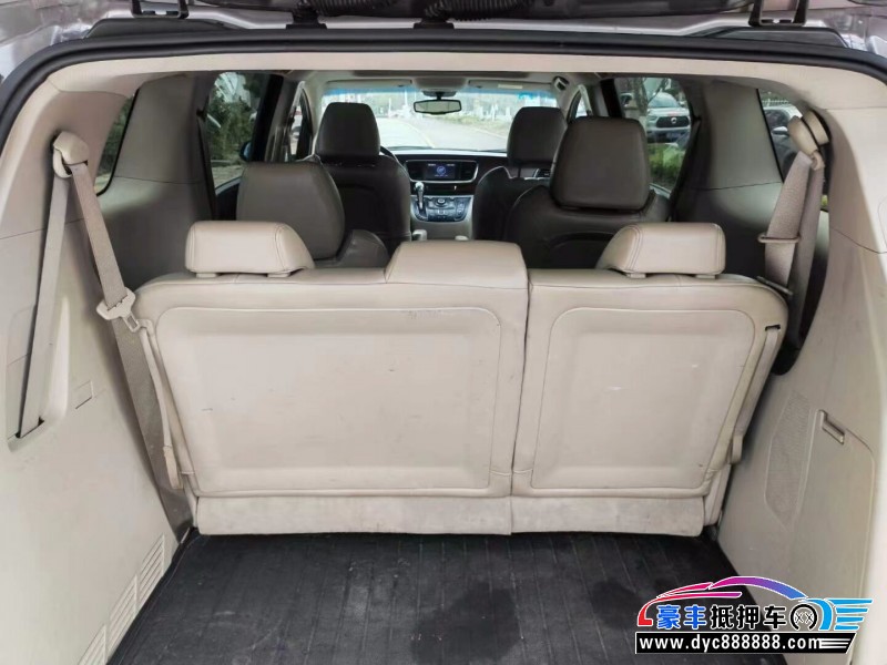 15年别克GL8轿车抵押车出售