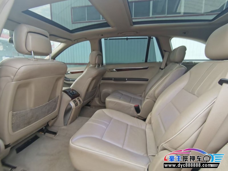 12年奔驰R轿车抵押车出售