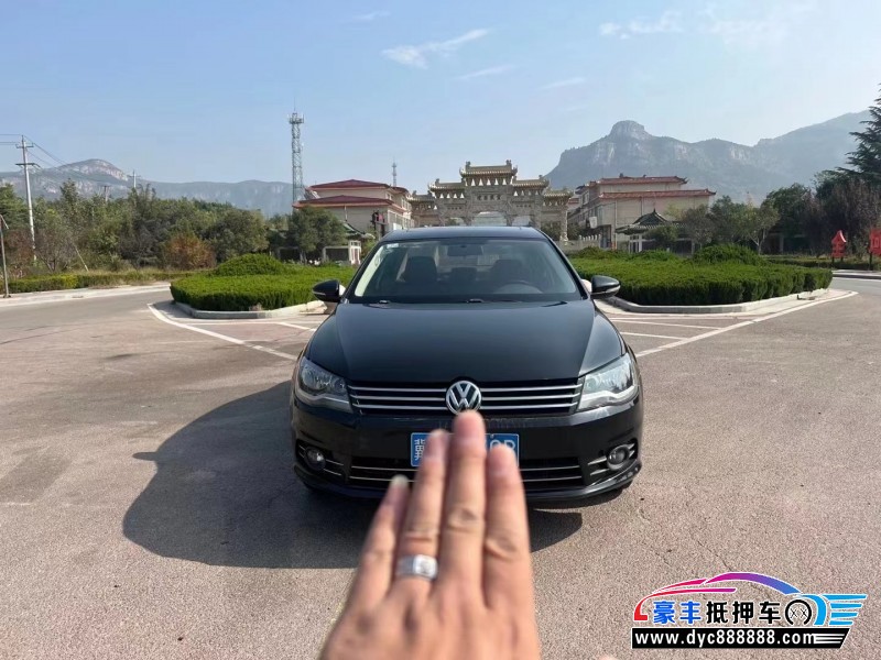 14年大众宝来轿车抵押车出售