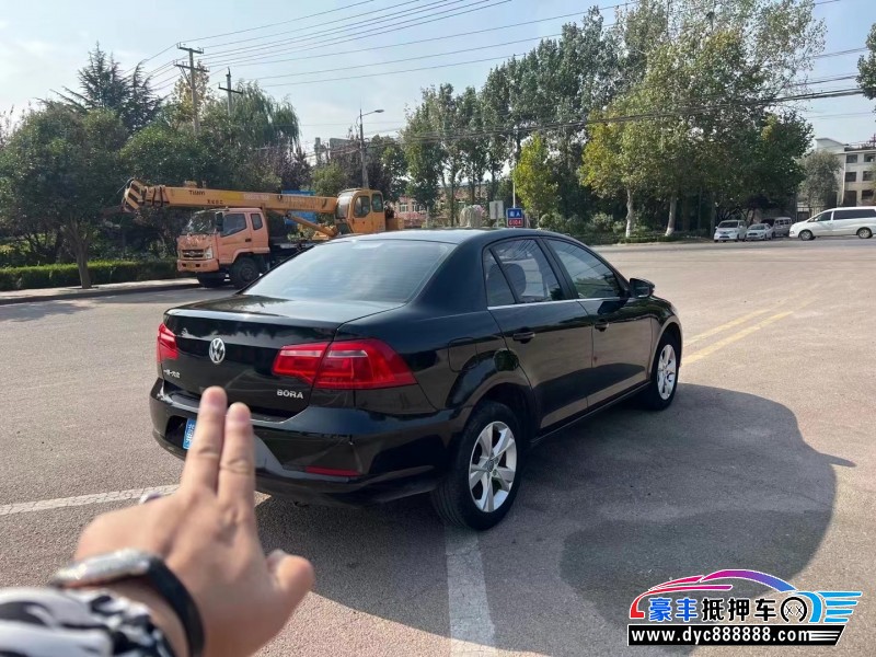 14年大众宝来轿车抵押车出售