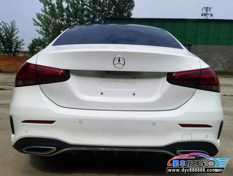 20年奔驰A轿车抵押车出售