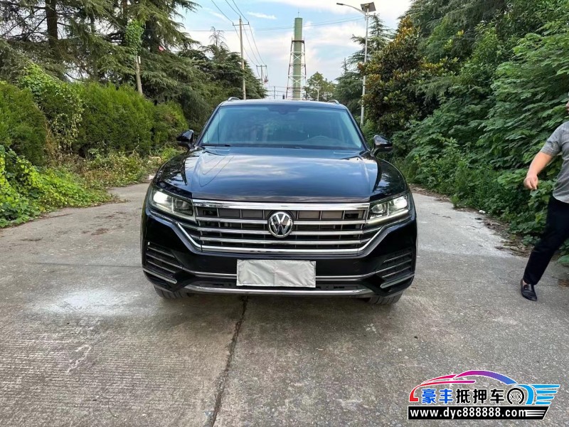 20年大众途锐轿车抵押车出售