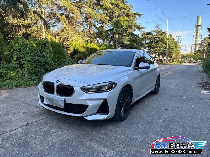 21年宝马1系轿车抵押车出售