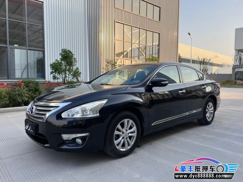 15年日产天籁轿车抵押车出售