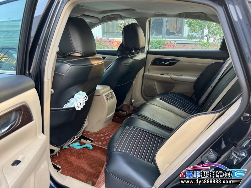 15年日产天籁轿车抵押车出售