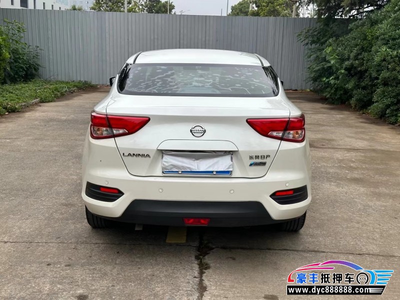 17年日产蓝鸟轿车抵押车出售