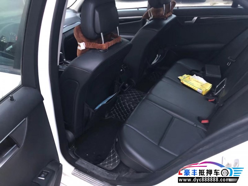 13年奔驰C轿车抵押车出售