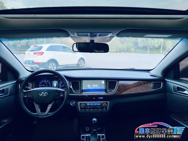 14年现代名图轿车抵押车出售