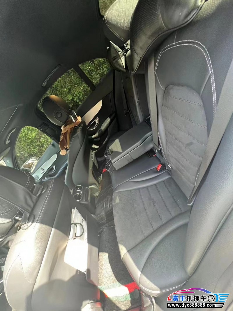 21年奔驰C轿车抵押车出售