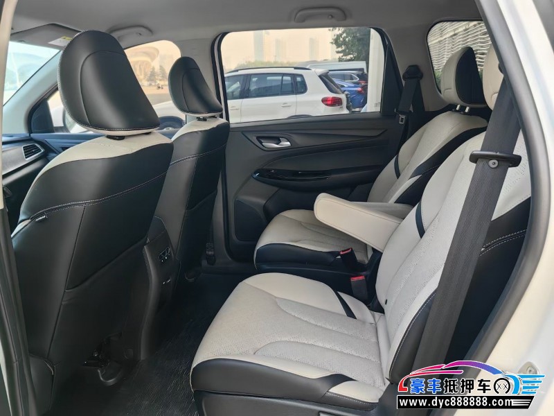 22年宝骏730轿车抵押车出售