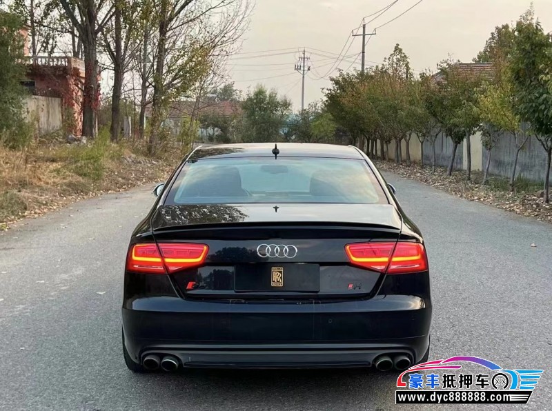 14年奥迪S8轿车抵押车出售