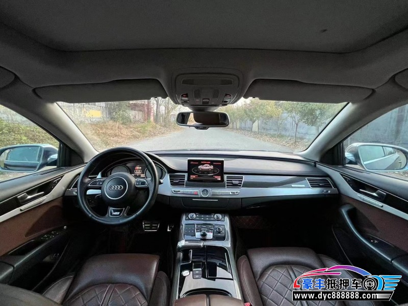 14年奥迪S8轿车抵押车出售