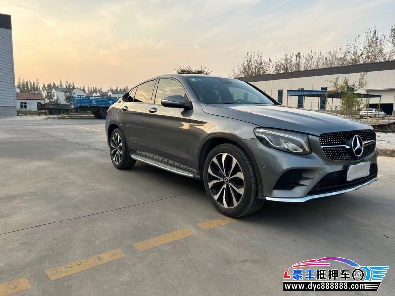 17年奔驰GLC轿车抵押车出售