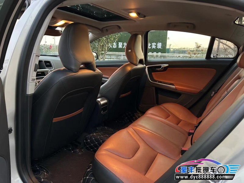 18年沃尔沃S60轿车抵押车出售