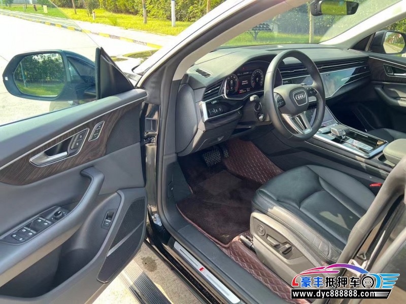 23年奥迪Q8SUV抵押车出售
