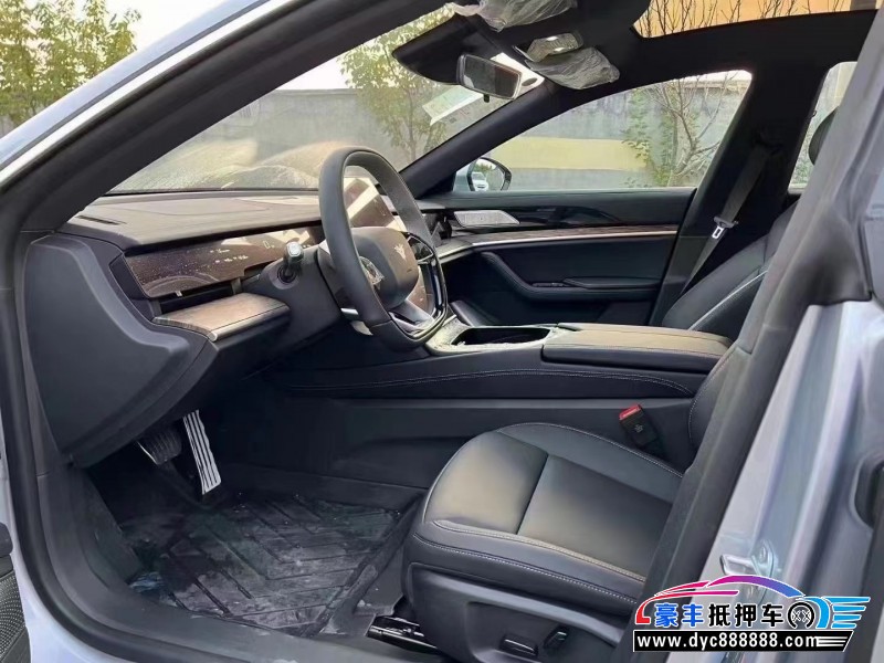 23年哪吒S轿车抵押车出售