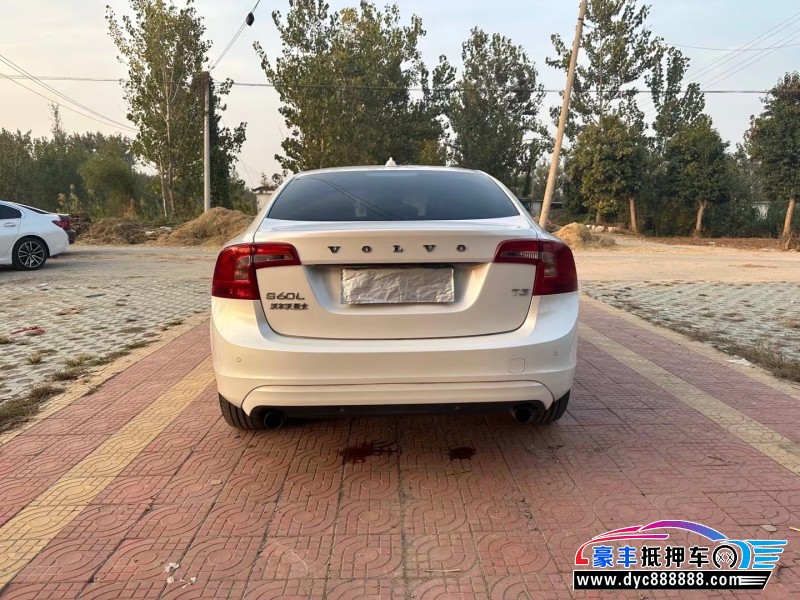 17年沃尔沃S60轿车抵押车出售