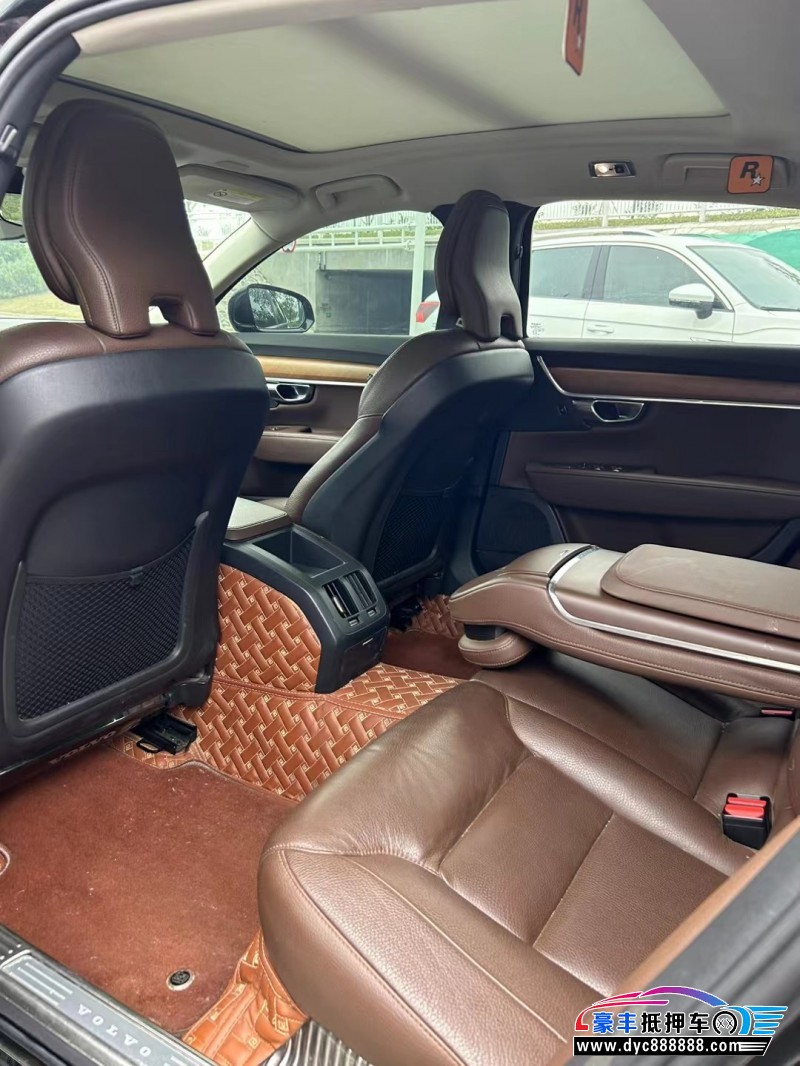 19年沃尔沃S90轿车抵押车出售