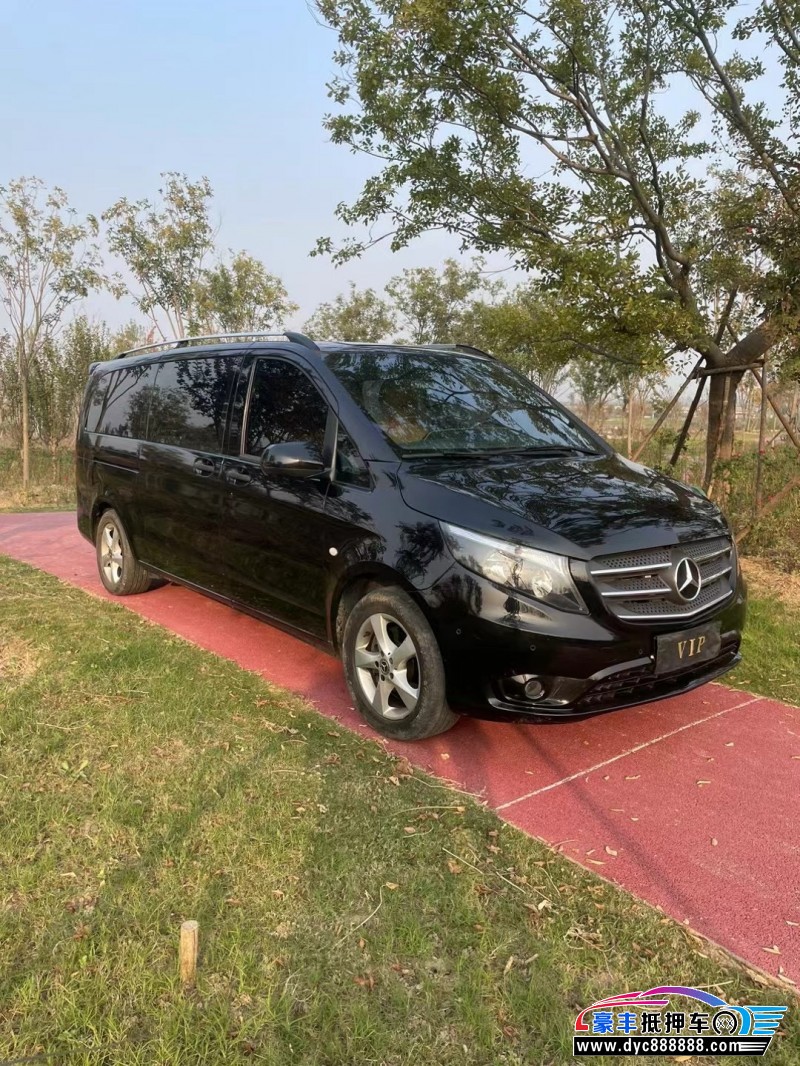 19年奔驰威霆轿车抵押车出售