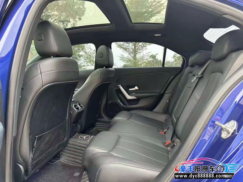 20年奔驰A轿车抵押车出售