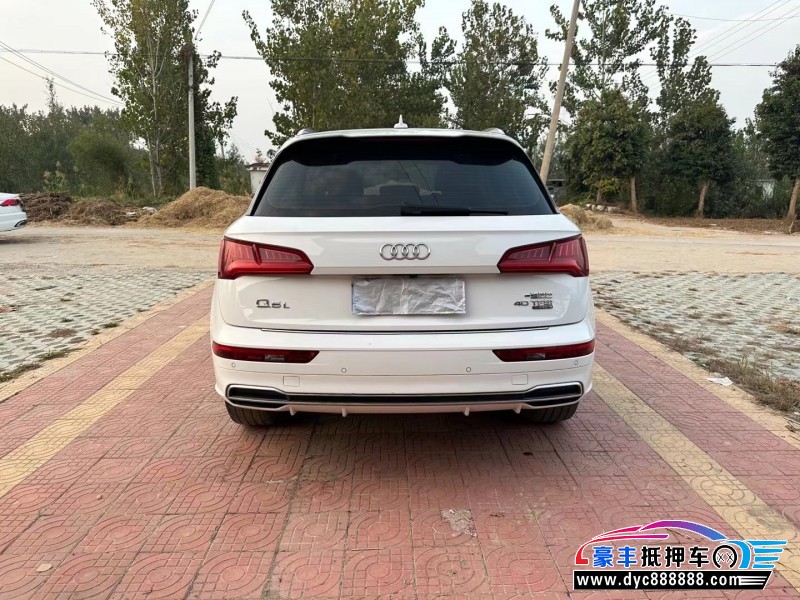 19年奥迪Q5轿车抵押车出售