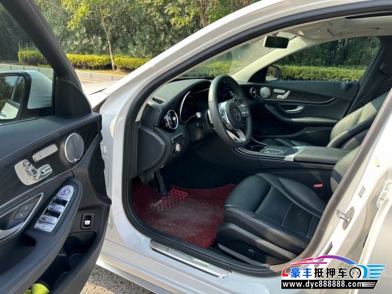 20年奔驰C轿车抵押车出售