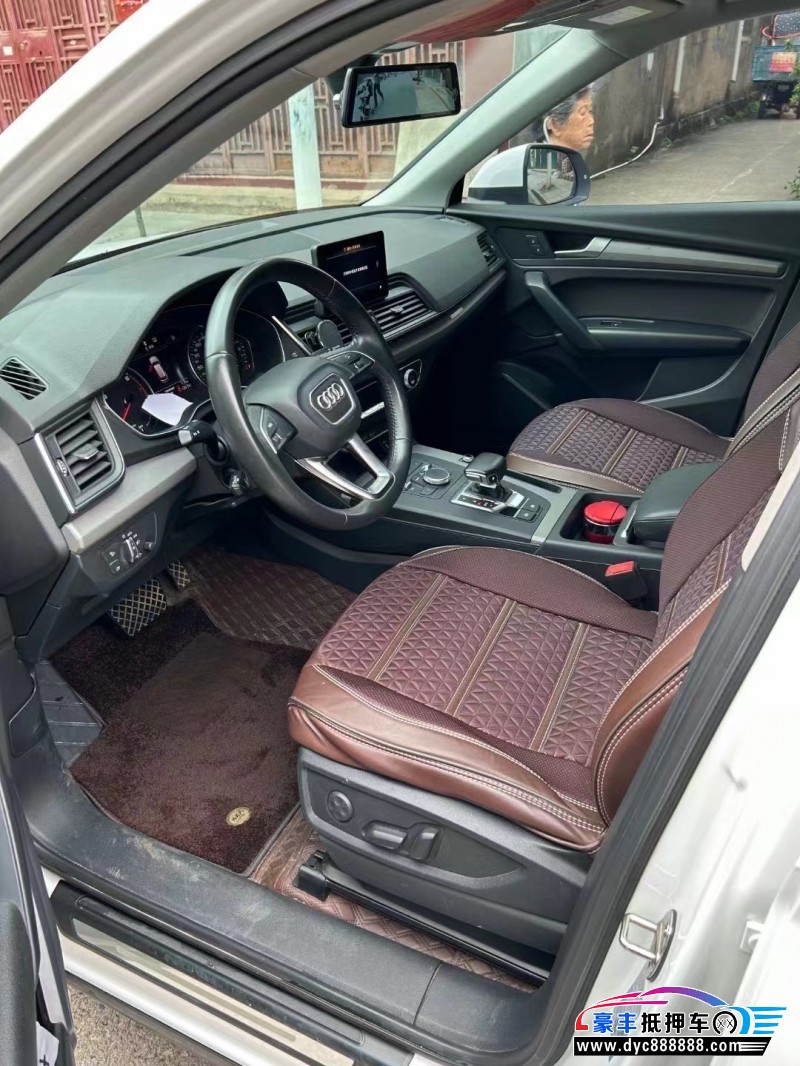 19年奥迪Q5轿车抵押车出售