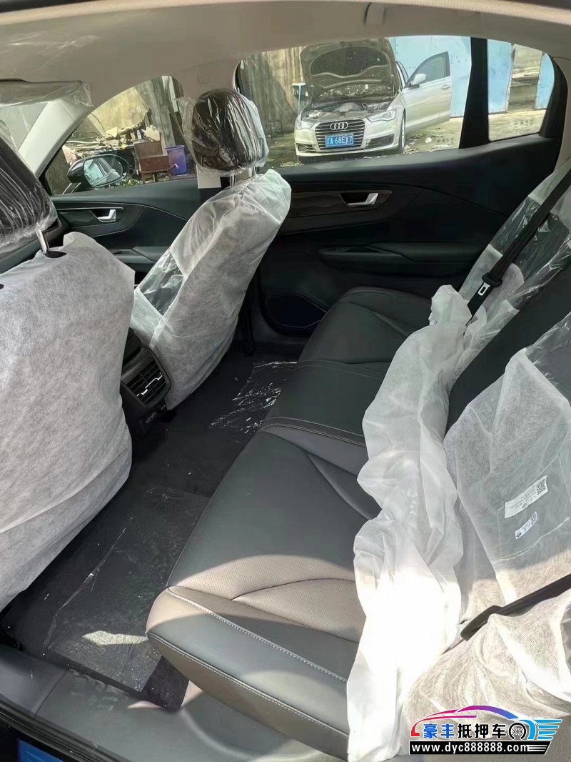 23年红旗EQM5轿车抵押车出售