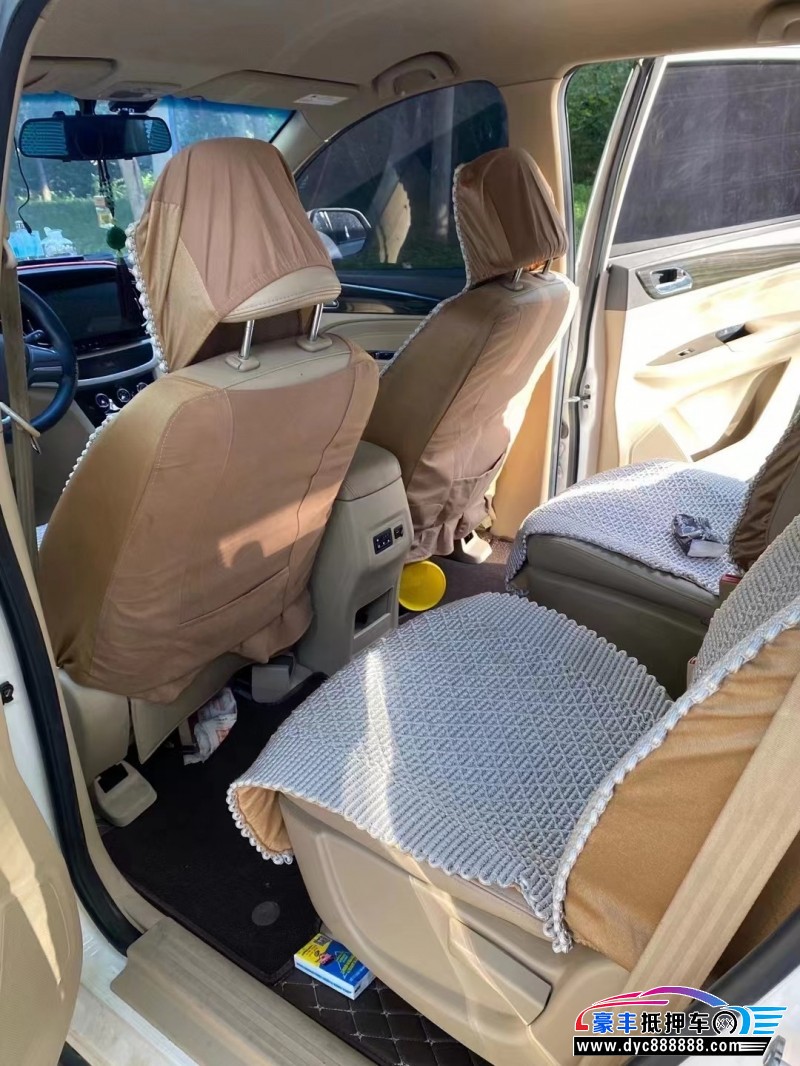 17年宝骏730轿车抵押车出售