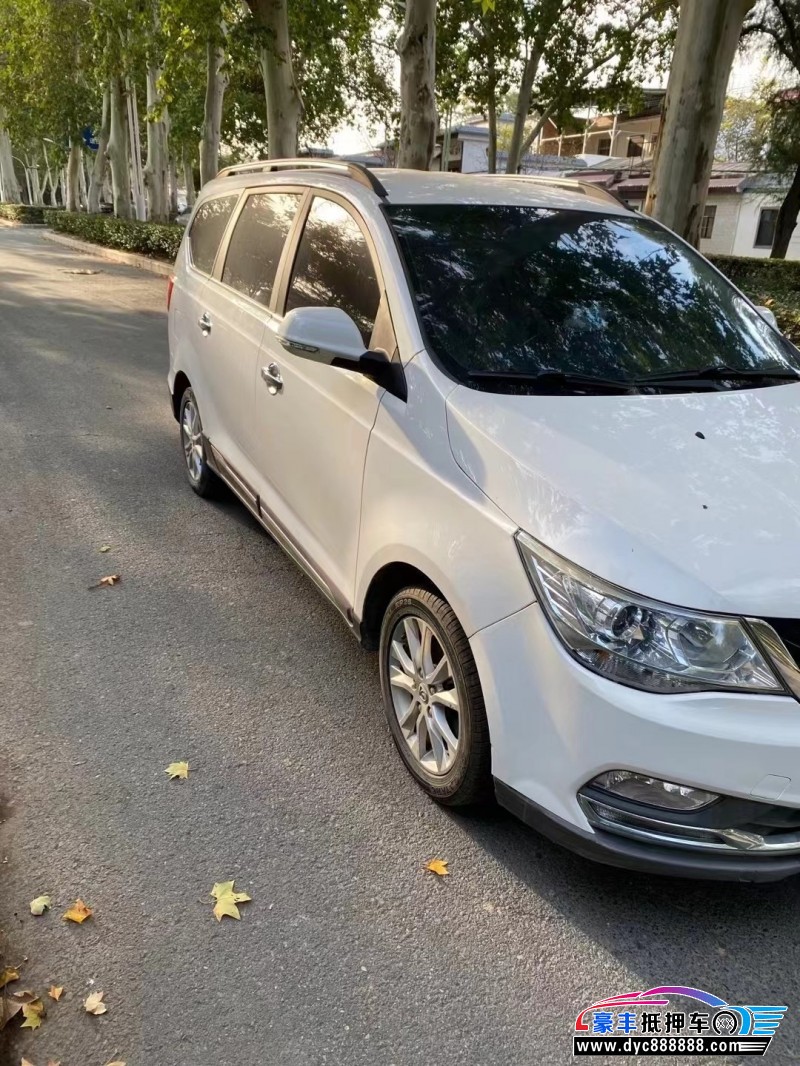 17年宝骏730轿车抵押车出售