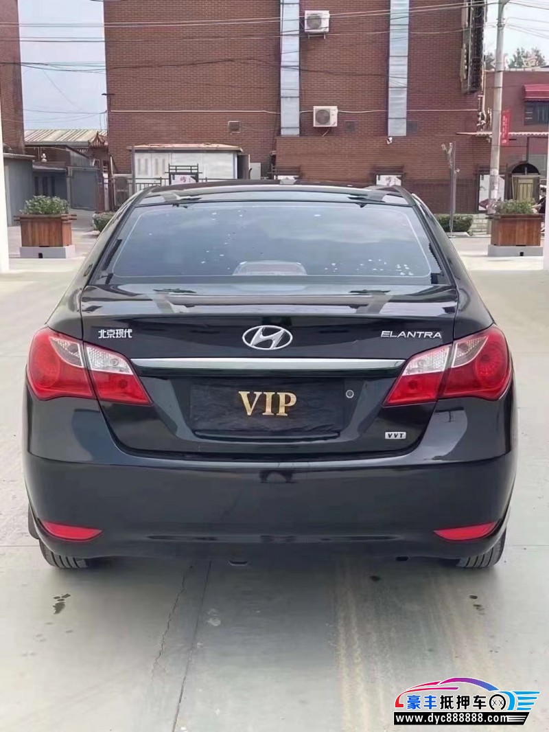 14年现代悦动轿车抵押车出售