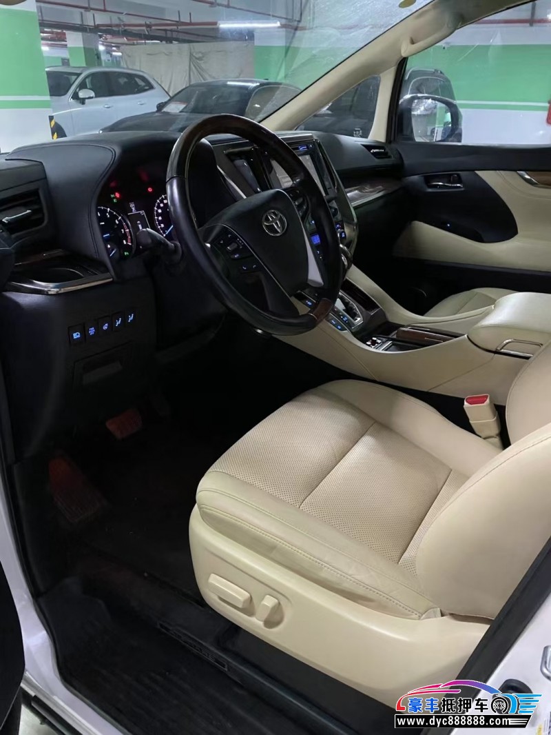 18年丰田埃尔法轿车抵押车出售