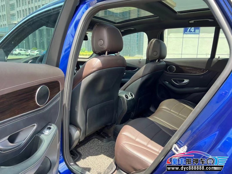 18年奔驰GLC轿车抵押车出售