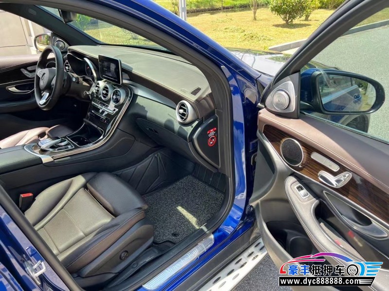 18年奔驰GLC轿车抵押车出售