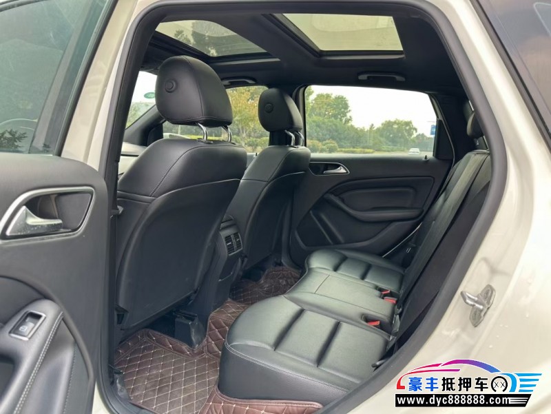 17年奔驰B轿车抵押车出售