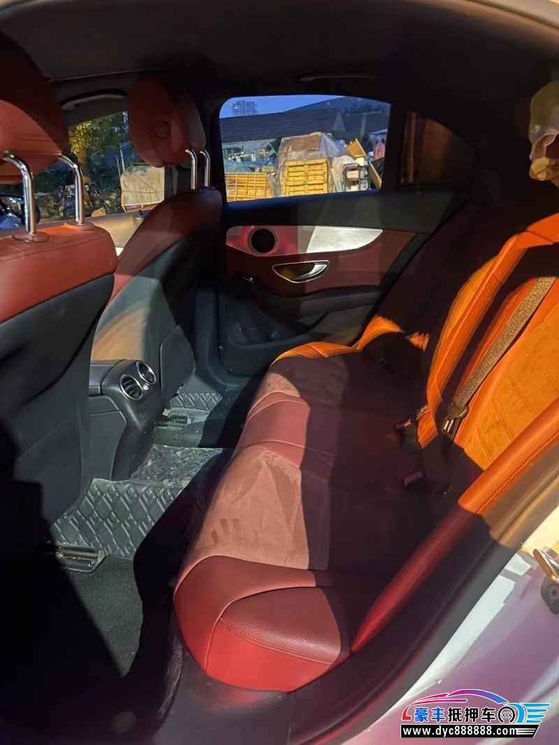 17年奔驰C轿车抵押车出售