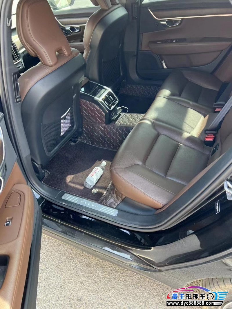 22年沃尔沃S90轿车抵押车出售